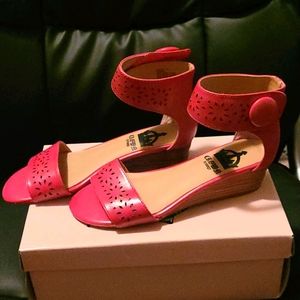 Red Crown Vintage flat Sandals